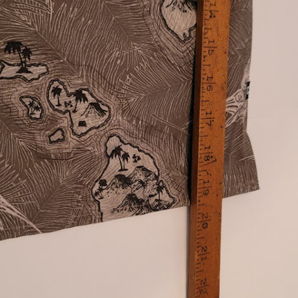 Chaps -Novelty Performance Shirt- size large - Picture 7 of 7